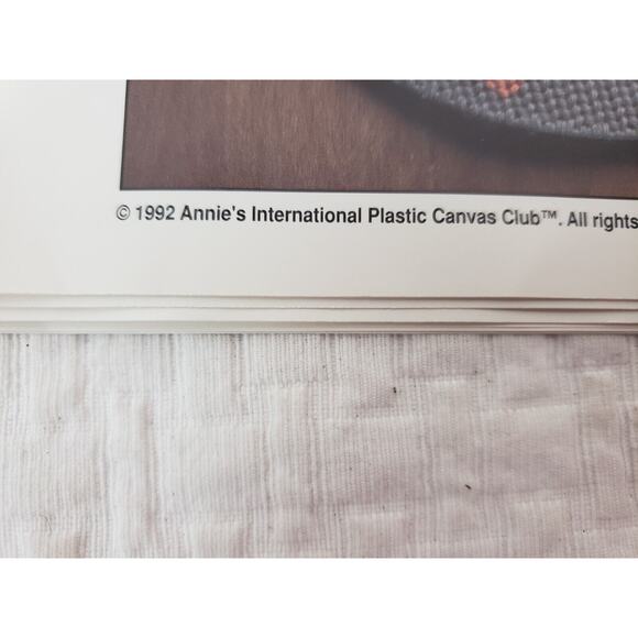 (J5) 1992 Annie's Attic Plastic Canvas Pattern Home Decor Lot of 7 - Picture 6 of 6